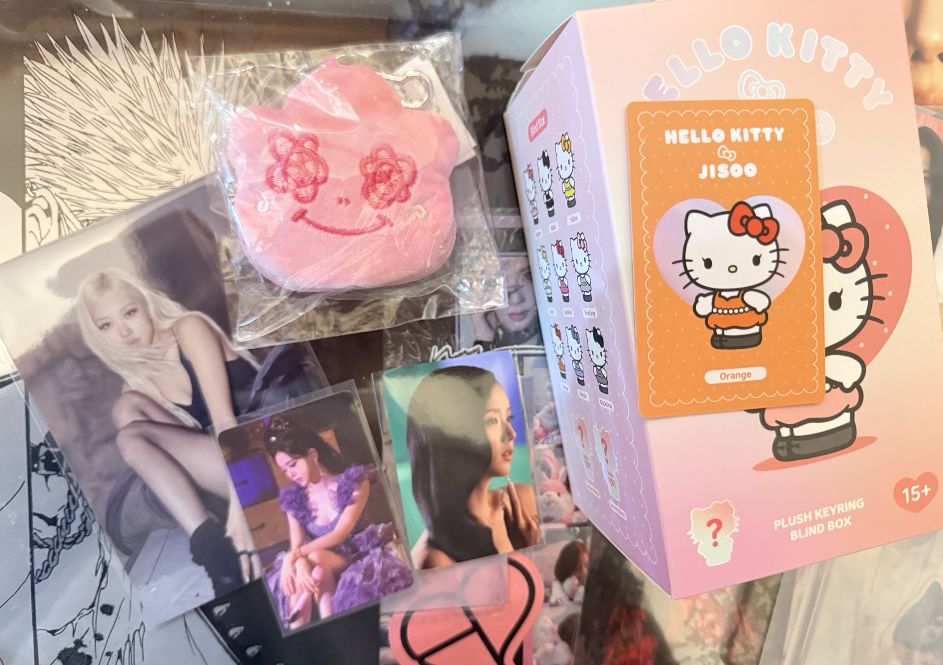 Jisoo Kitty灰塵購物袋綁橘kitty不拆