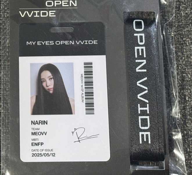 Narin姓名牌含卡