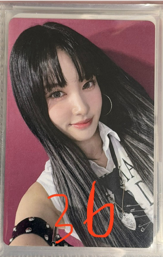 36  🧸日專 塔店澀谷限定幸運卡潤（材質較薄）