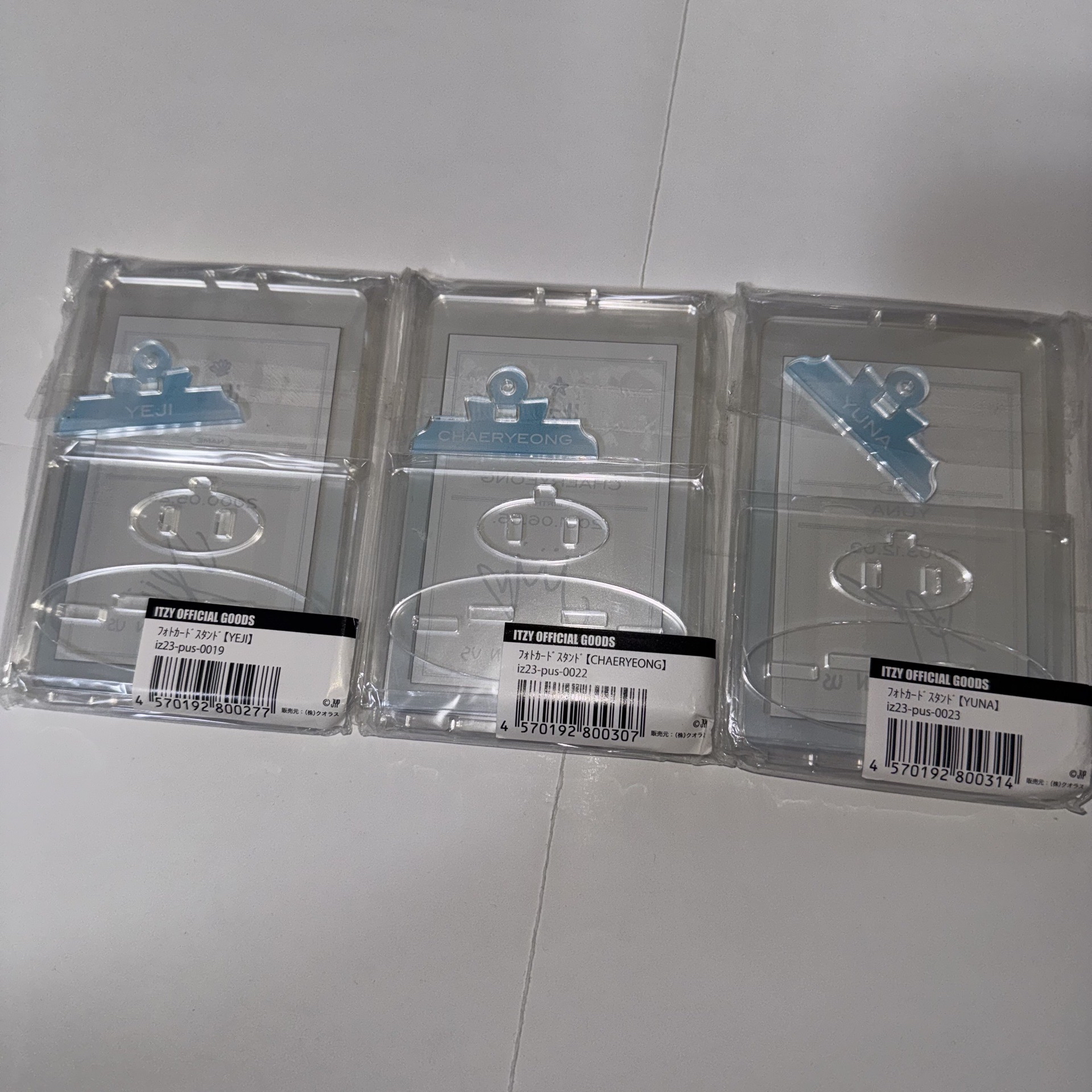 𝙄𝙏𝙕𝙔🍒<2023日本pop-up快閃店>立牌(無小卡)｜禮志 彩領 有娜