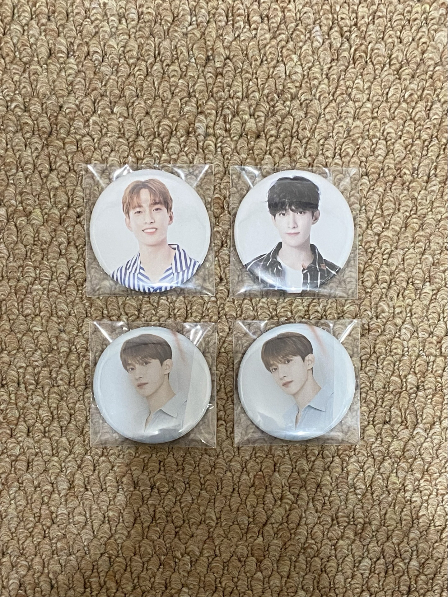 SEVENTEEN DK 李碩珉 CAFE 徽章