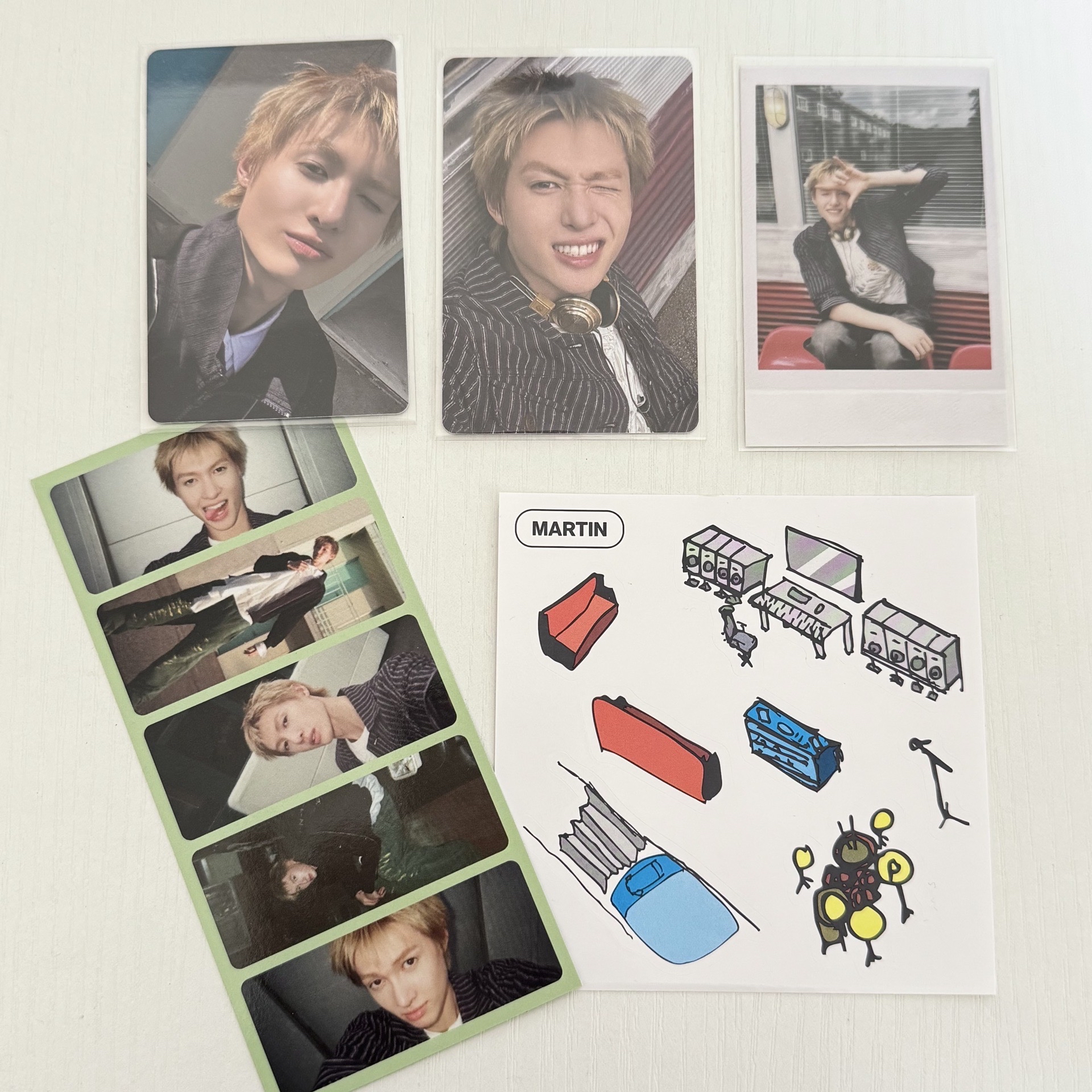 ［綁物區］CORTIS