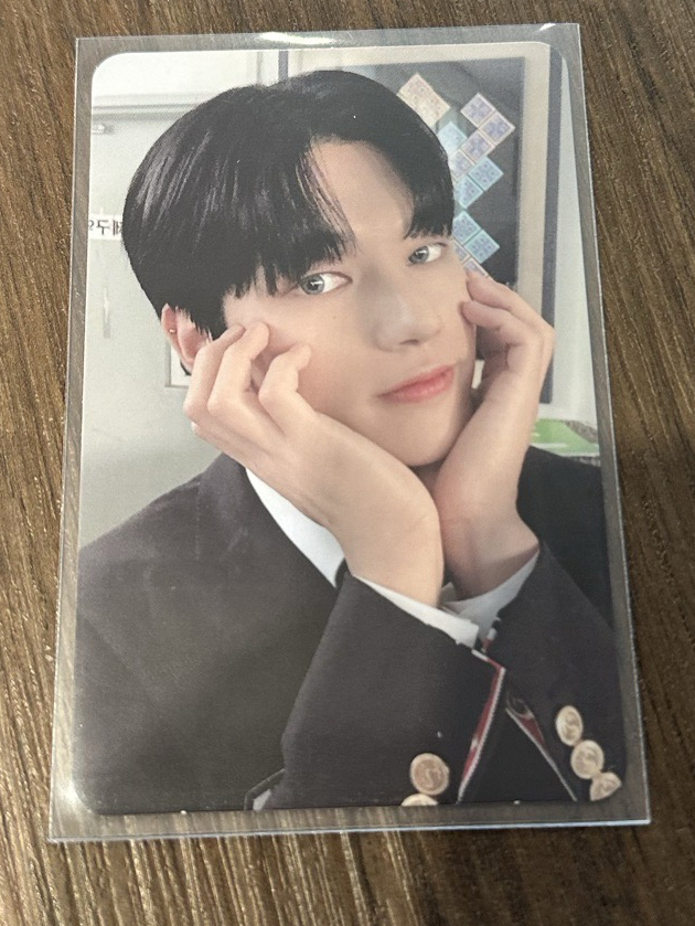 捧臉小黑貓🐈‍⬛