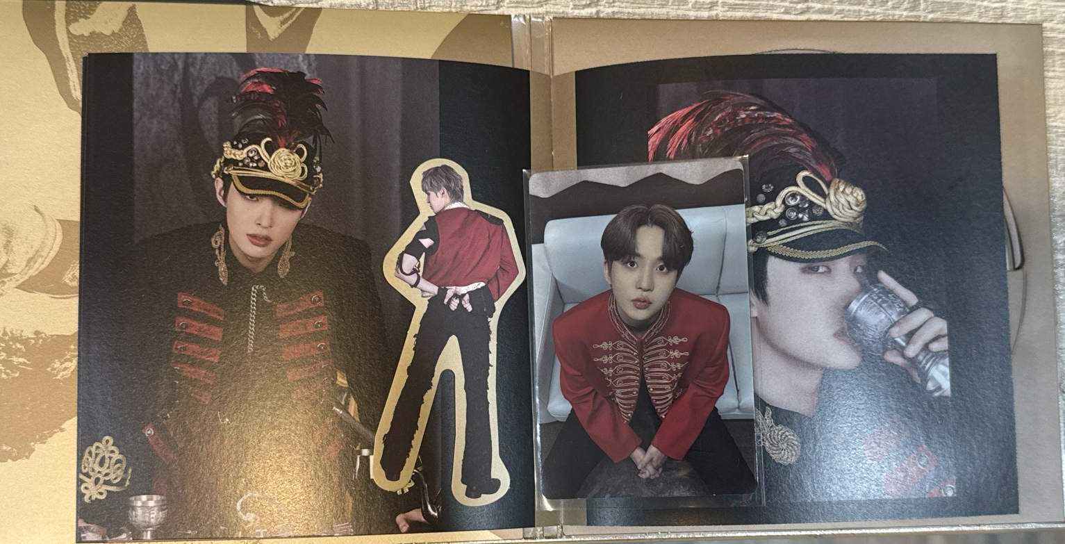 The World EP,Fin:will(寫真琦、貼紙潤、專卡鍾)