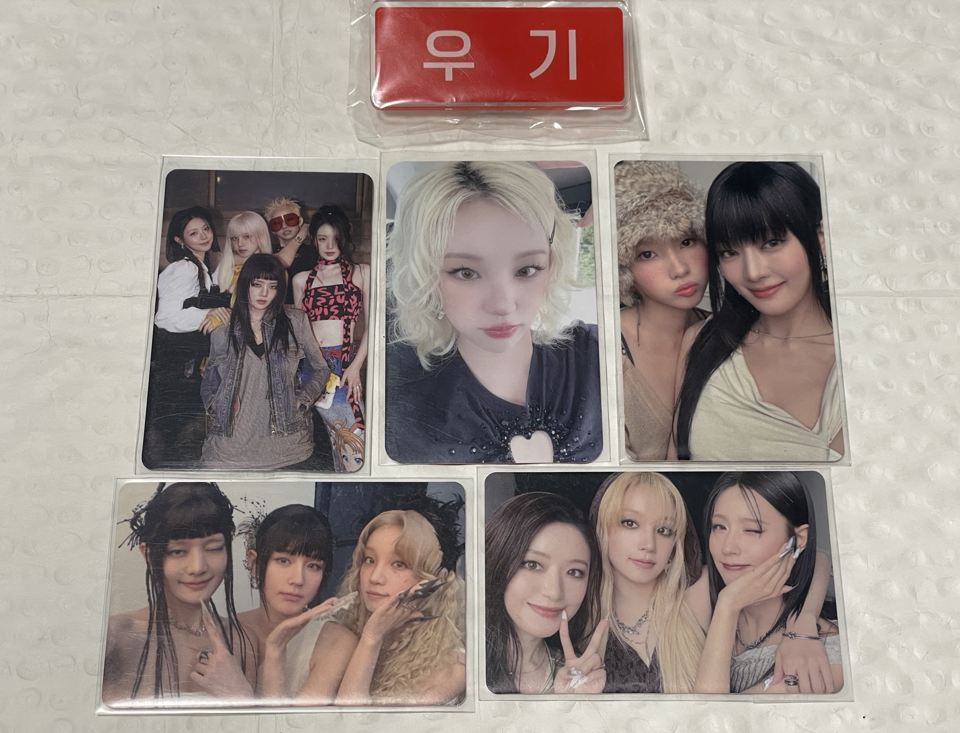 i-dle 雨琦小卡 日巡場週扭蛋名牌 送迷八未拆專2本