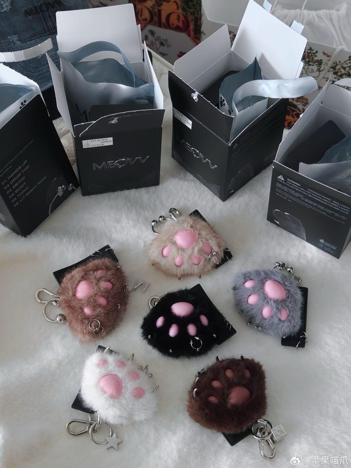 Ella貓爪吊飾（含卡）