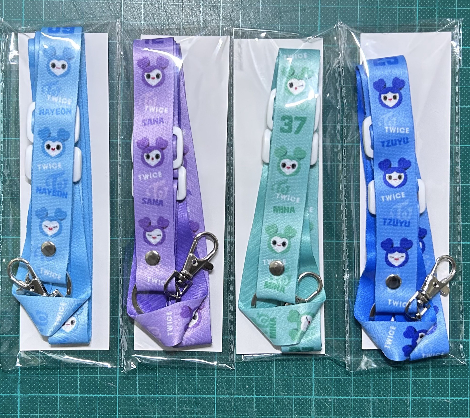 六巡 手機掛繩背帶 MINA SANA 娜璉 子瑜