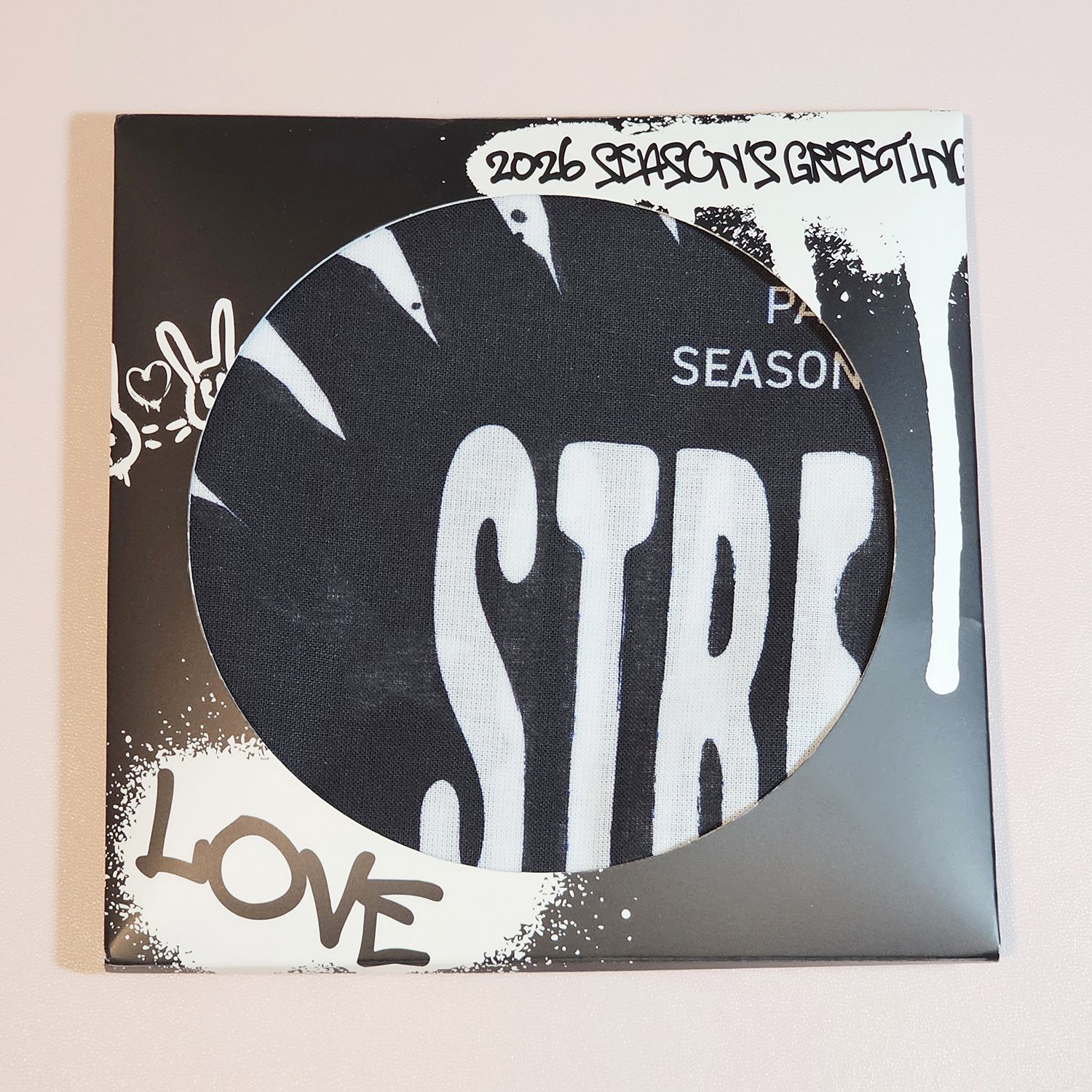 朴志訓 2026年曆 方巾