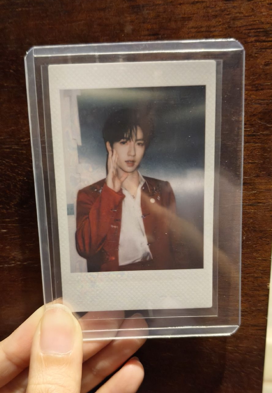 賀峻霖 冠歲隨機卡 紅衣拍立得