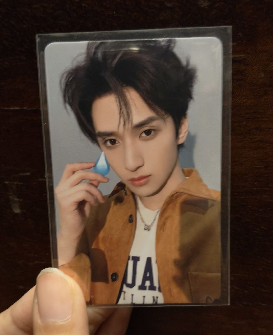 嚴浩翔 三專R卡水滴