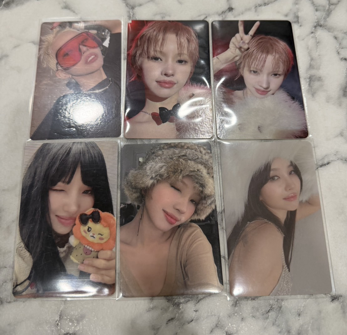 展覽限定 特別版吊飾娟娃（含卡）+娟徽章