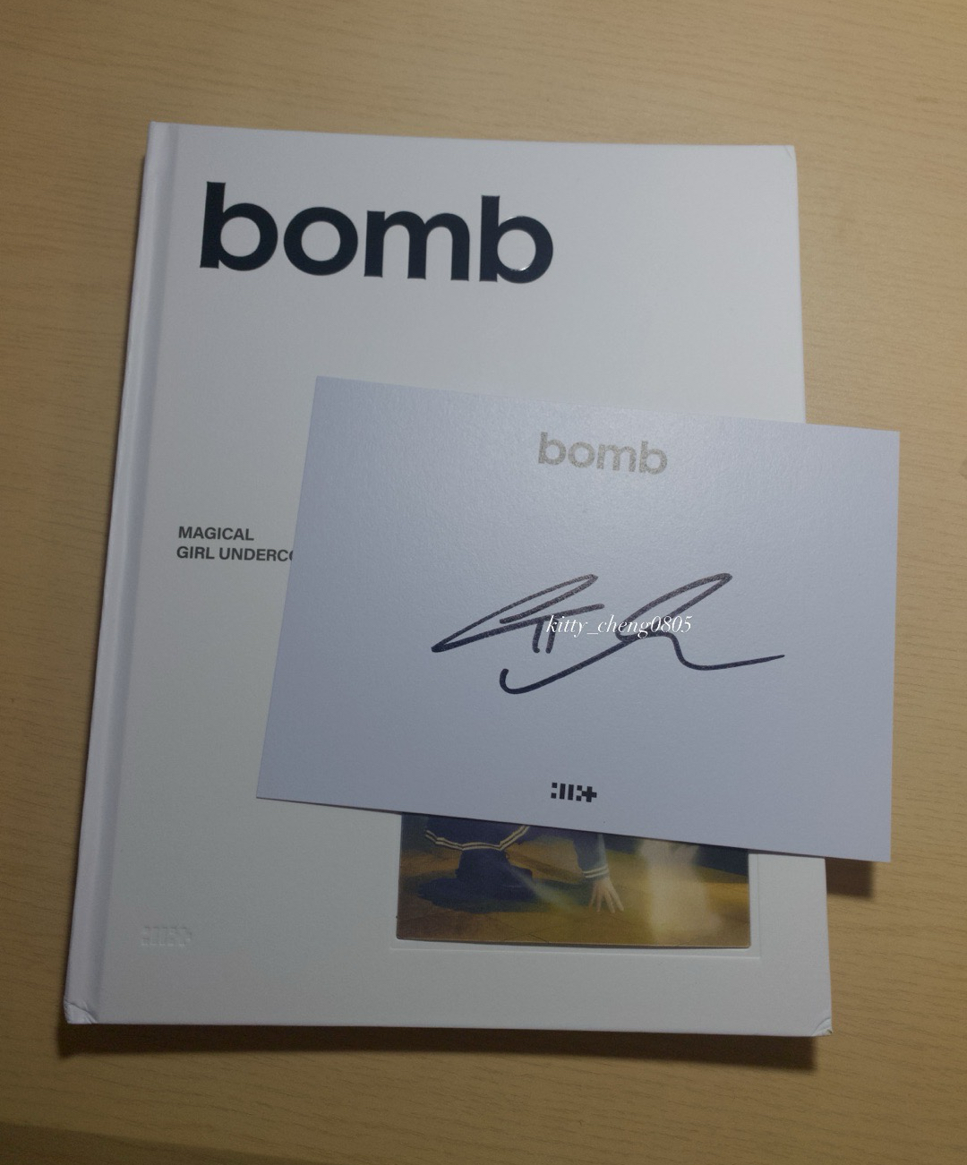 ILLIT bomb藍版美版Yunah親簽