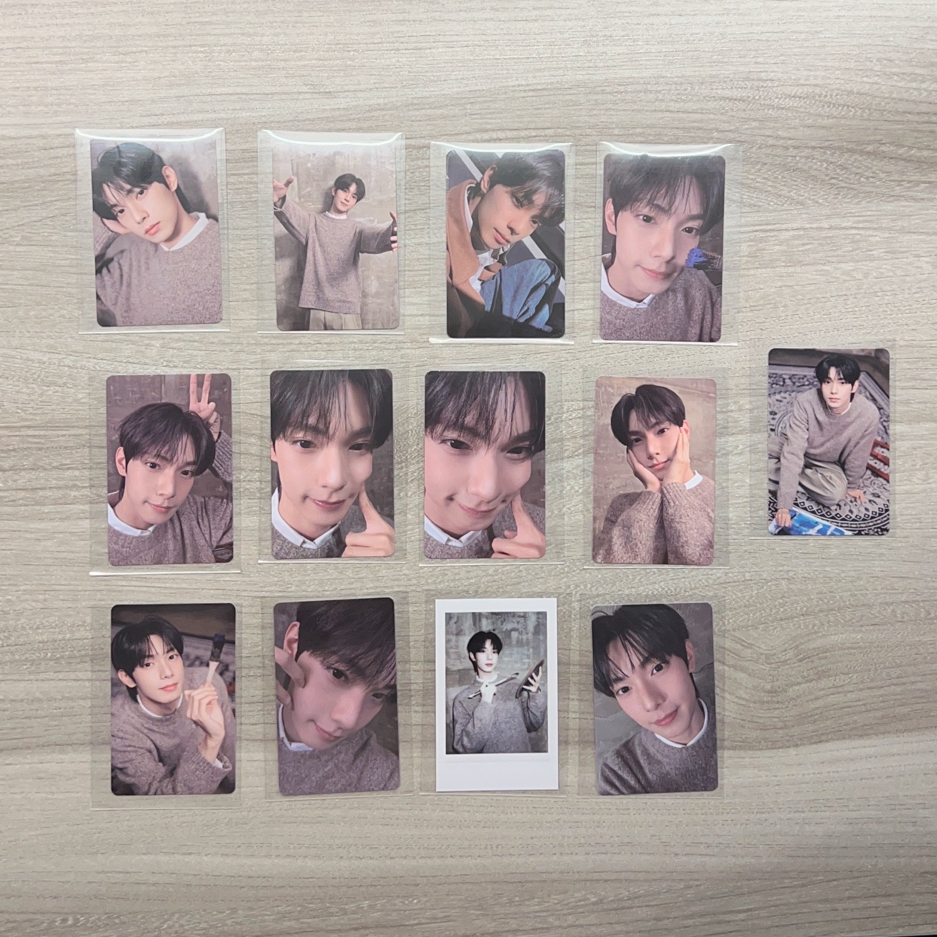 崔立于首爾飯咪 一套13張