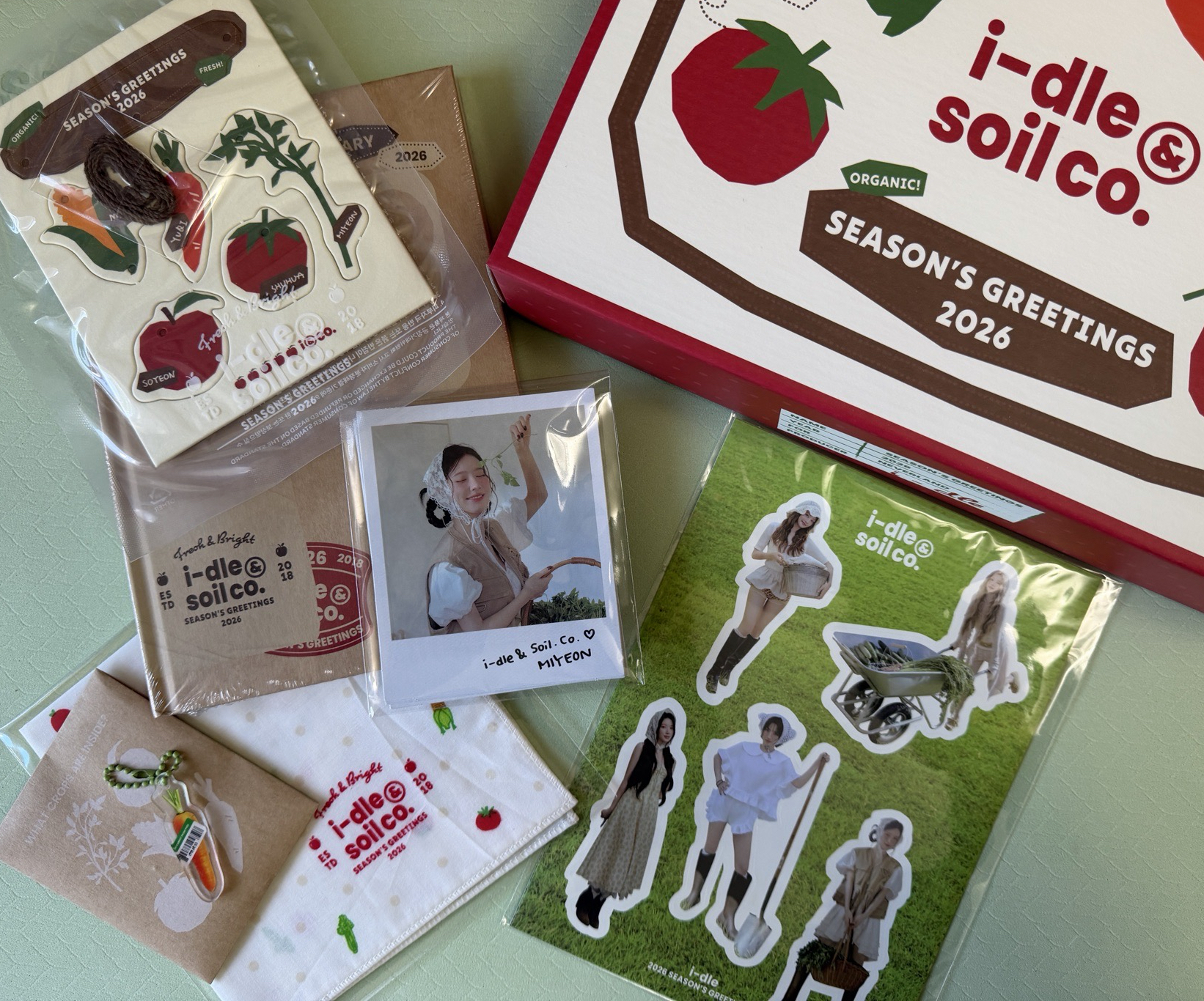 idle 26年曆內容物