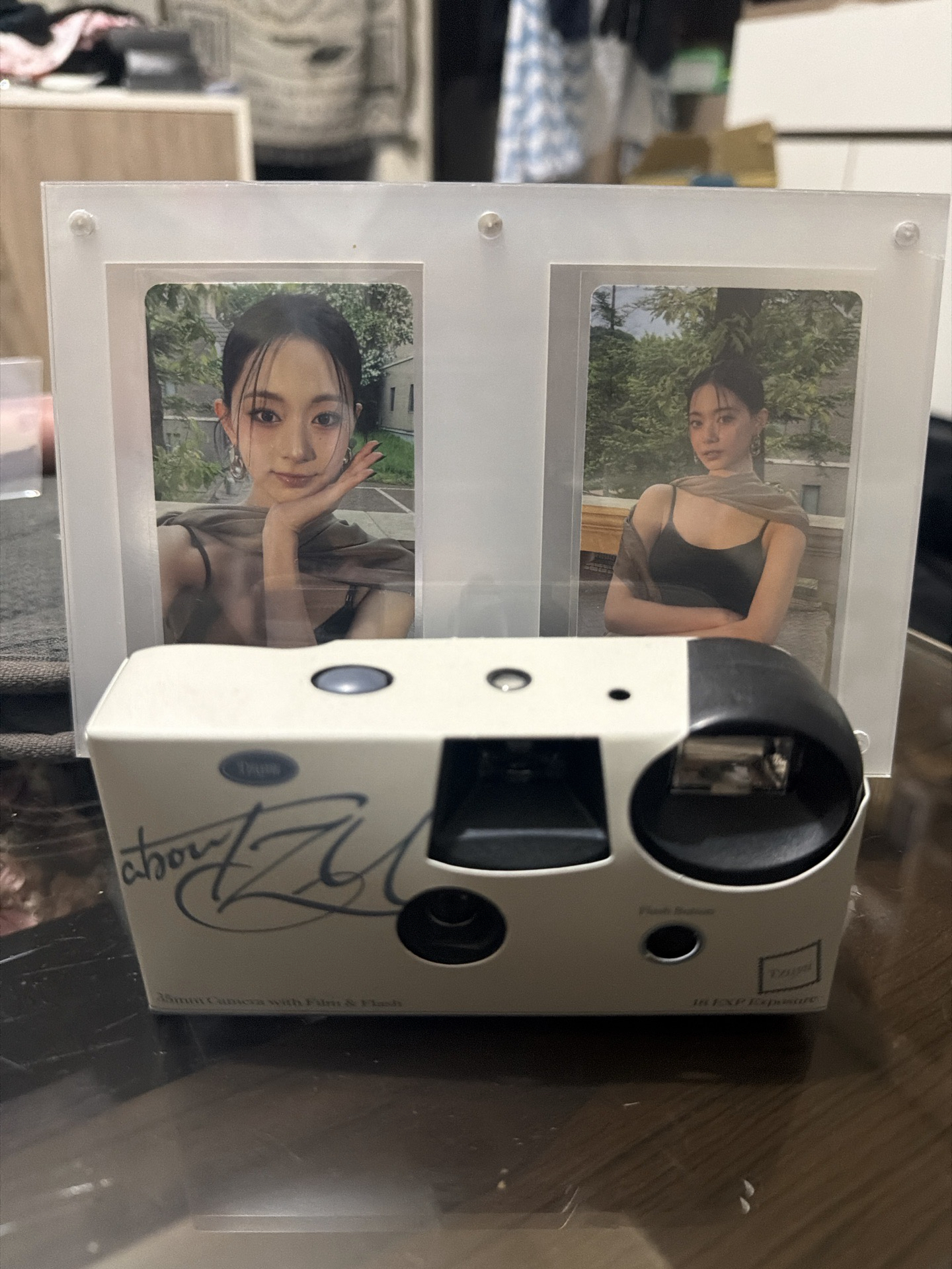 子瑜solo底片相機+兩張小卡