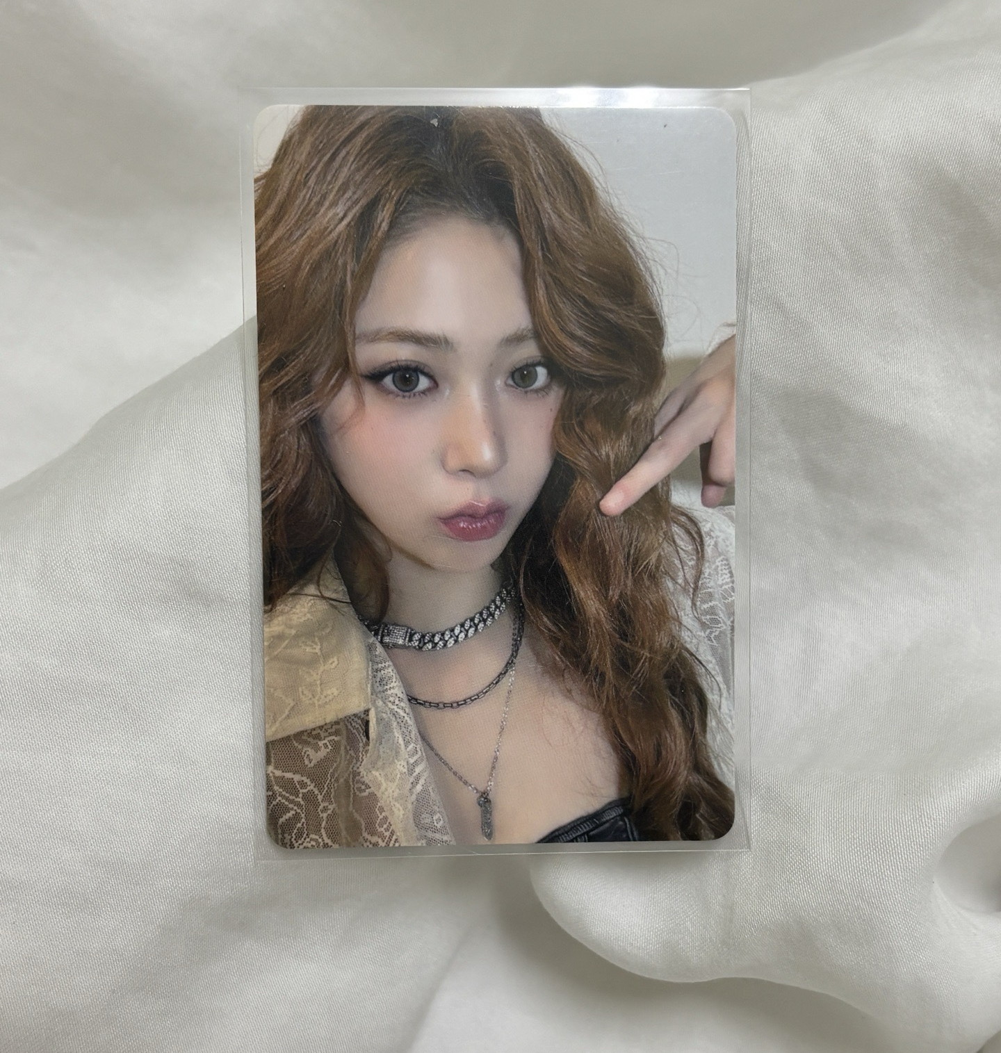 LE SSERAFIM YUNJIN 環球1.0幸運卡