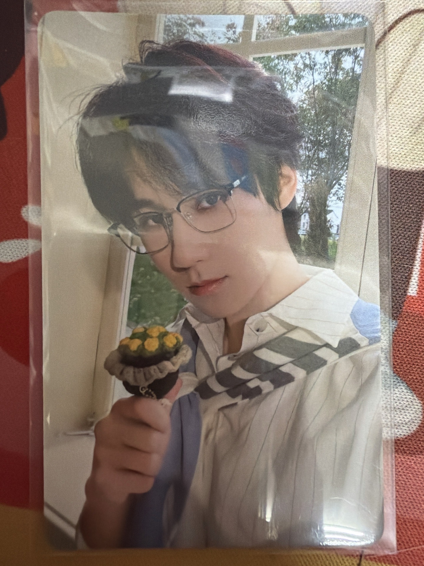 張真源台曆捧花小卡