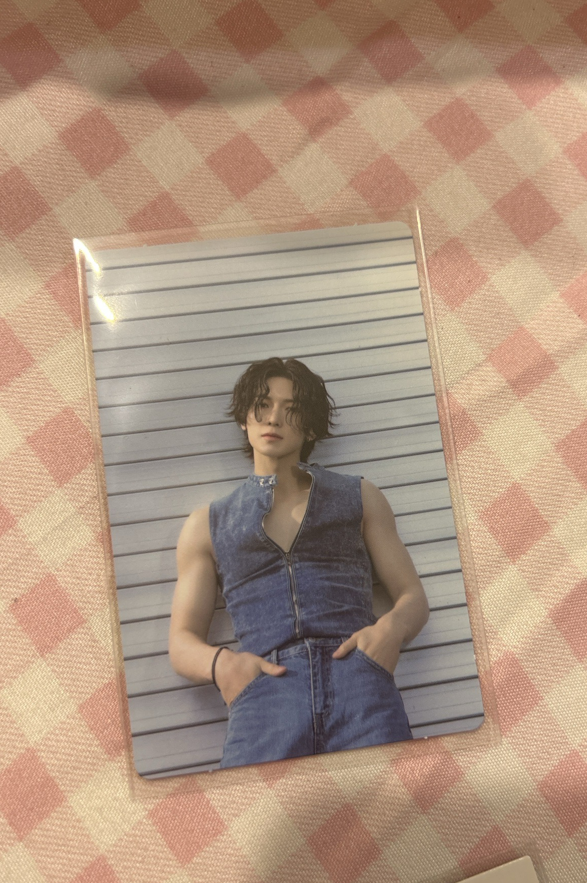 在你家樓下等你約會的男友