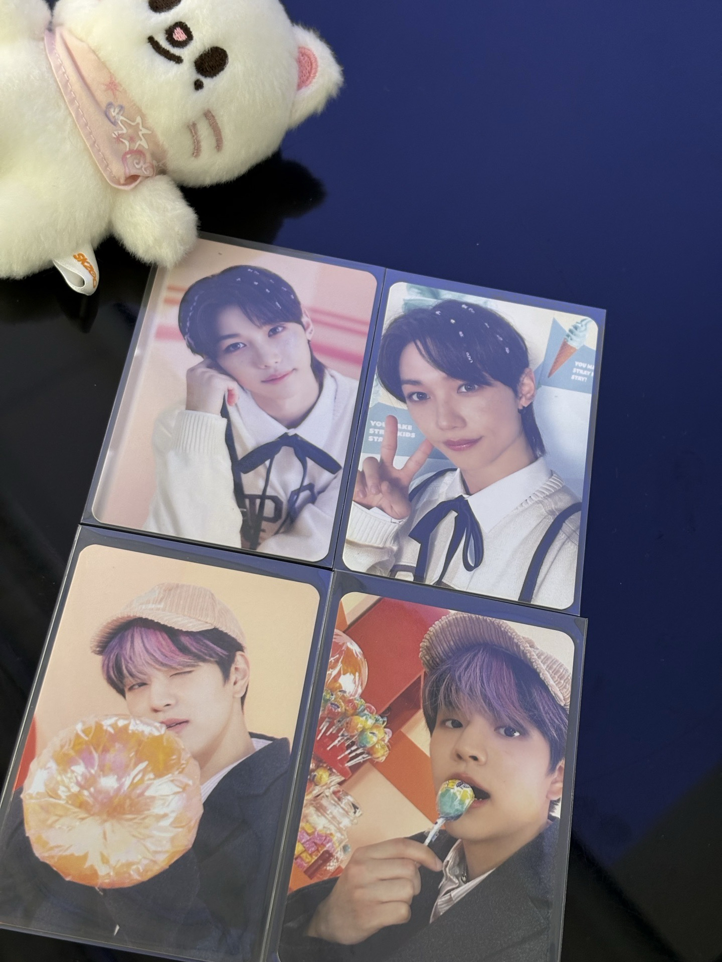 2023 年曆卡 菲 玟