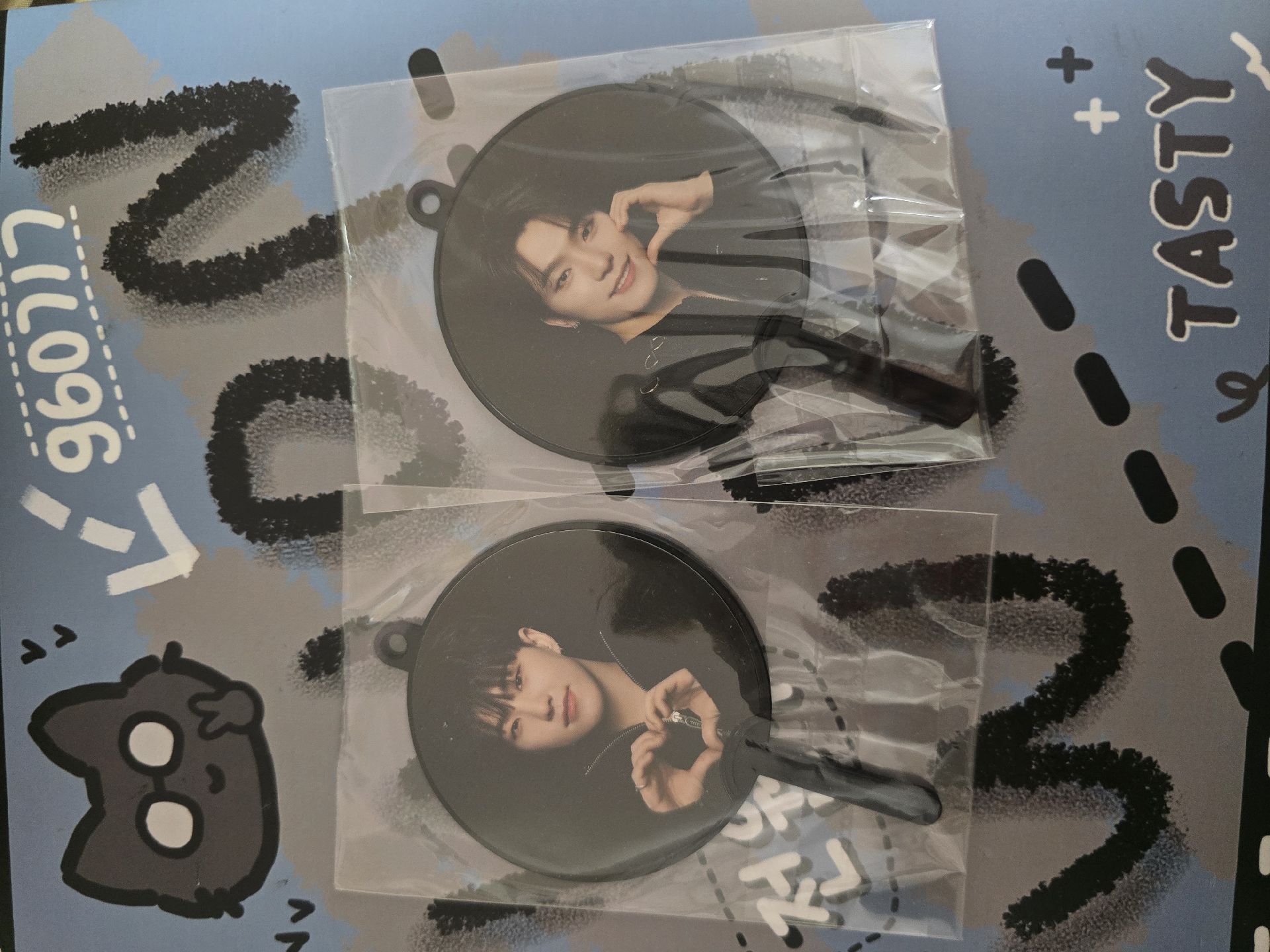 Follow again 榮燦小扇