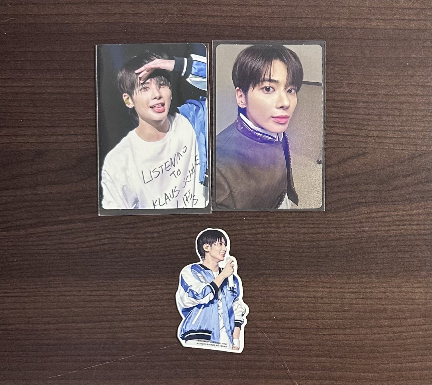 在東蛋吐舌的小貓顯