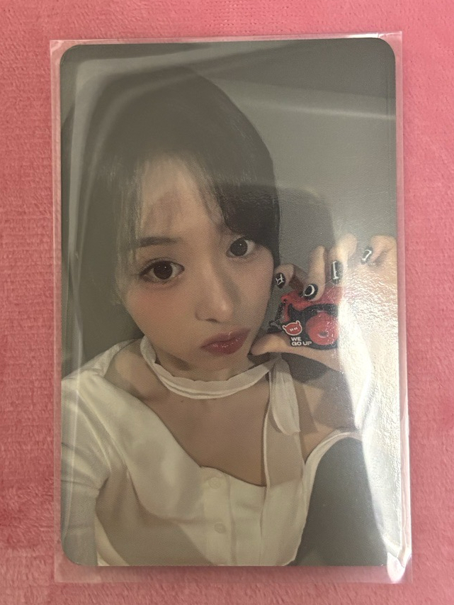 ⭕️Ahyeon WE GO UP 專卡 