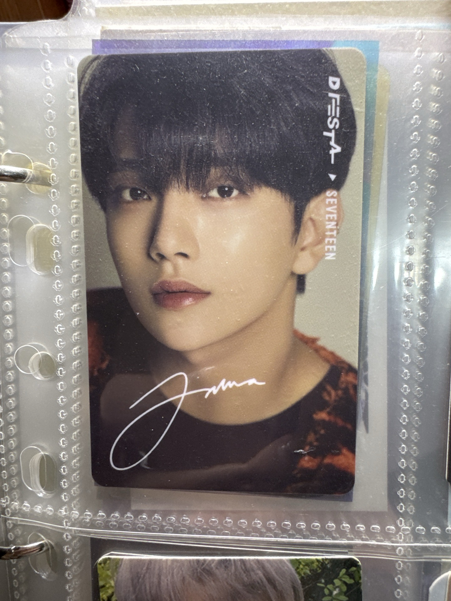 D社入場卡 洪知秀