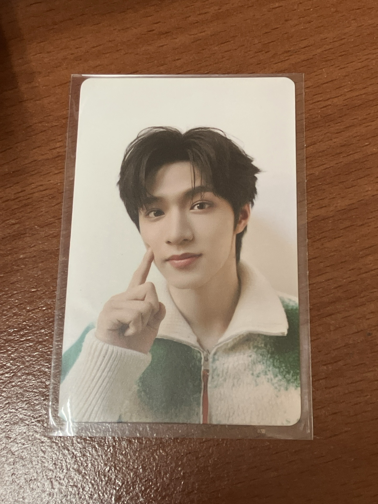 劉耀文二專白底