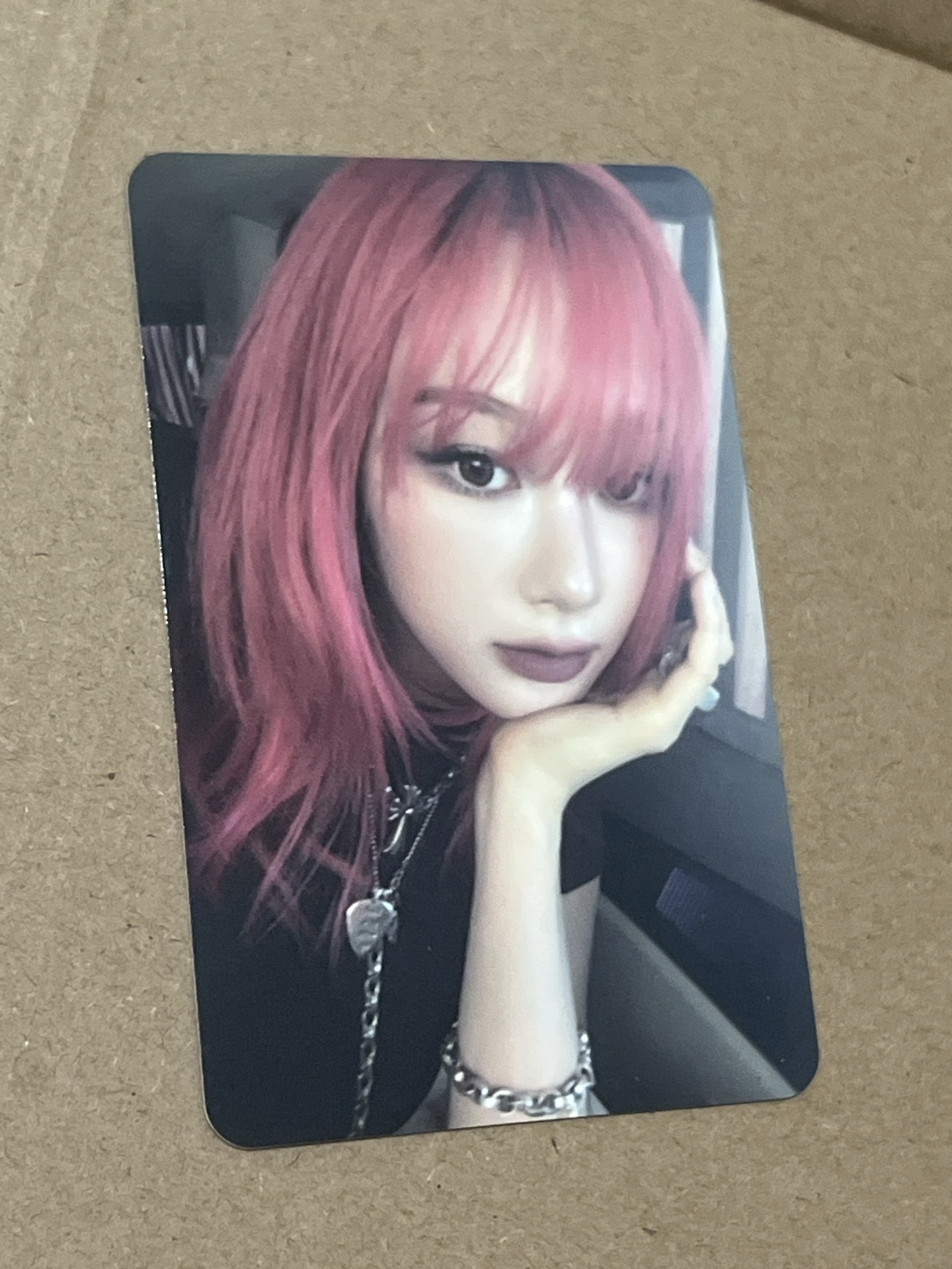 dirtywork 戒指專 紅髮瀏海撐下巴吉 