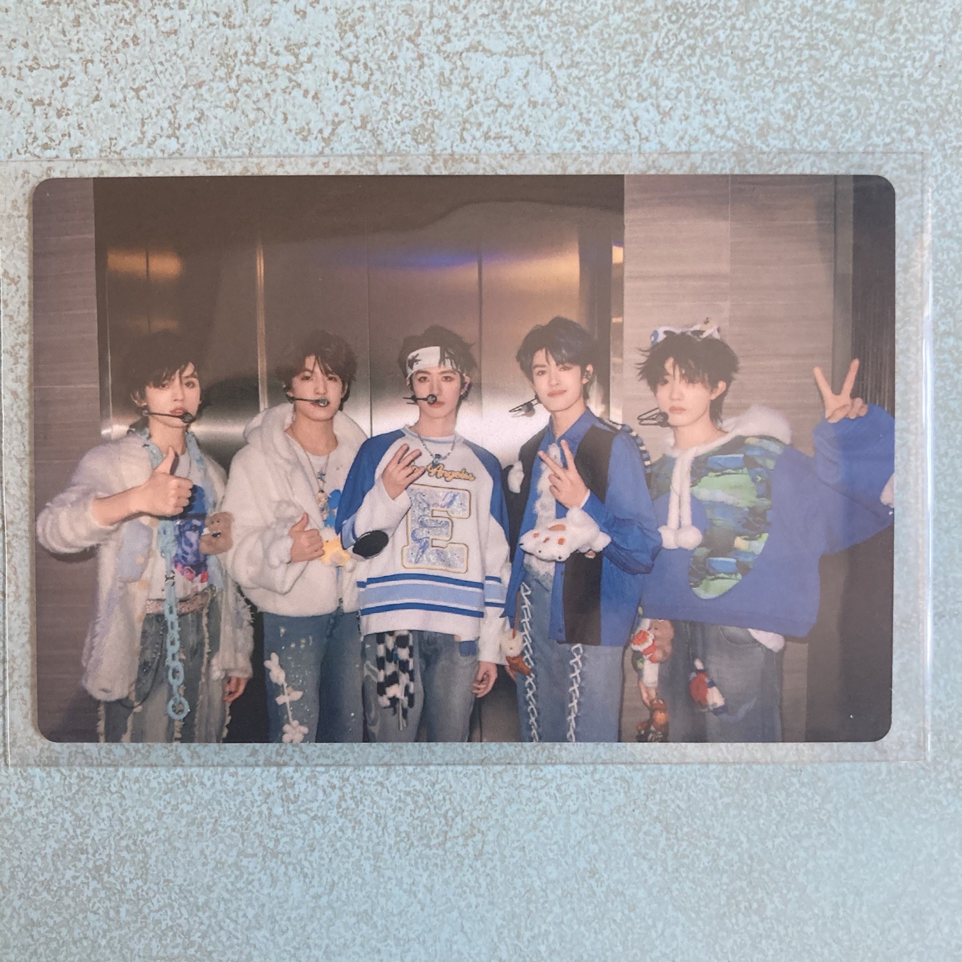 TOP登陸少年組合新音團體卡