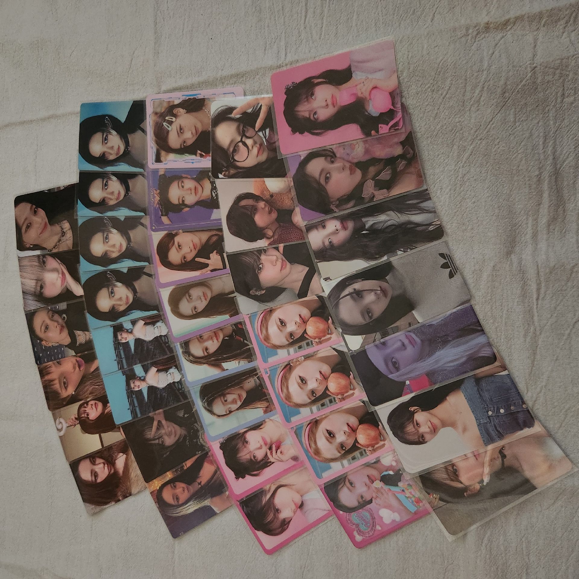 KARINA 兩圖一起售