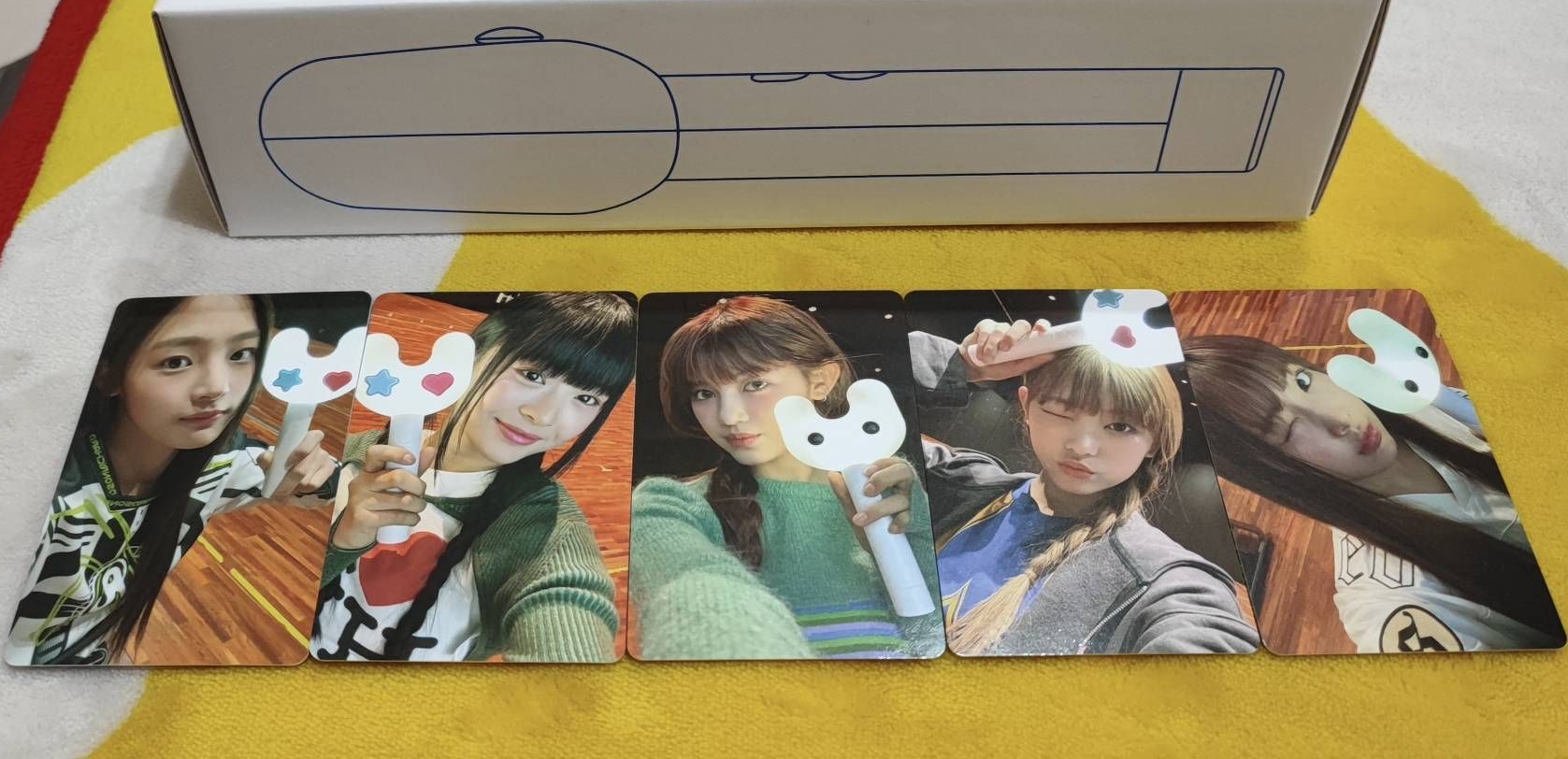 NewJeans 手燈卡 (一套5張) 保證官方正版(可拆售)