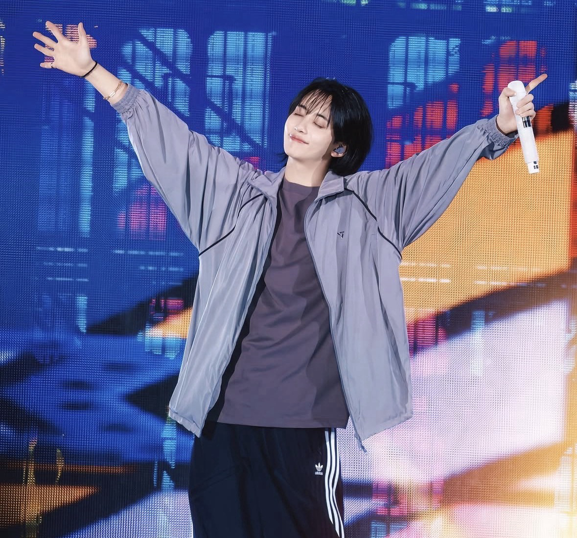 SEVENTEEN 'FOLLOW' AGAIN TO JAPAN／T-Shirt (Gray) 