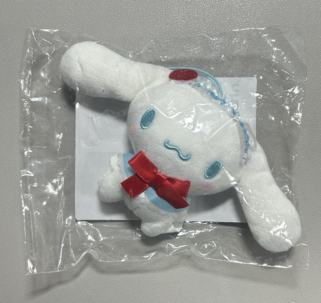 大耳狗喜拿草莓蛋糕娃娃