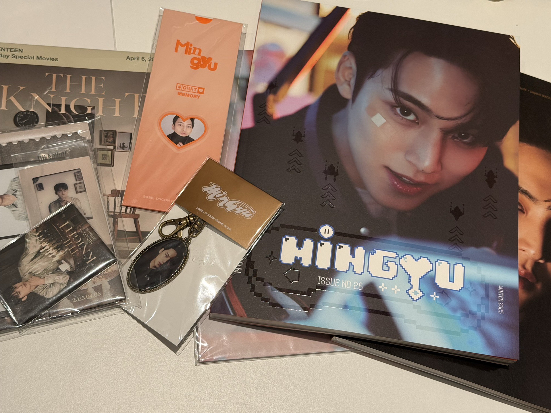 金珉奎 生日禮物 D社雜誌A B版