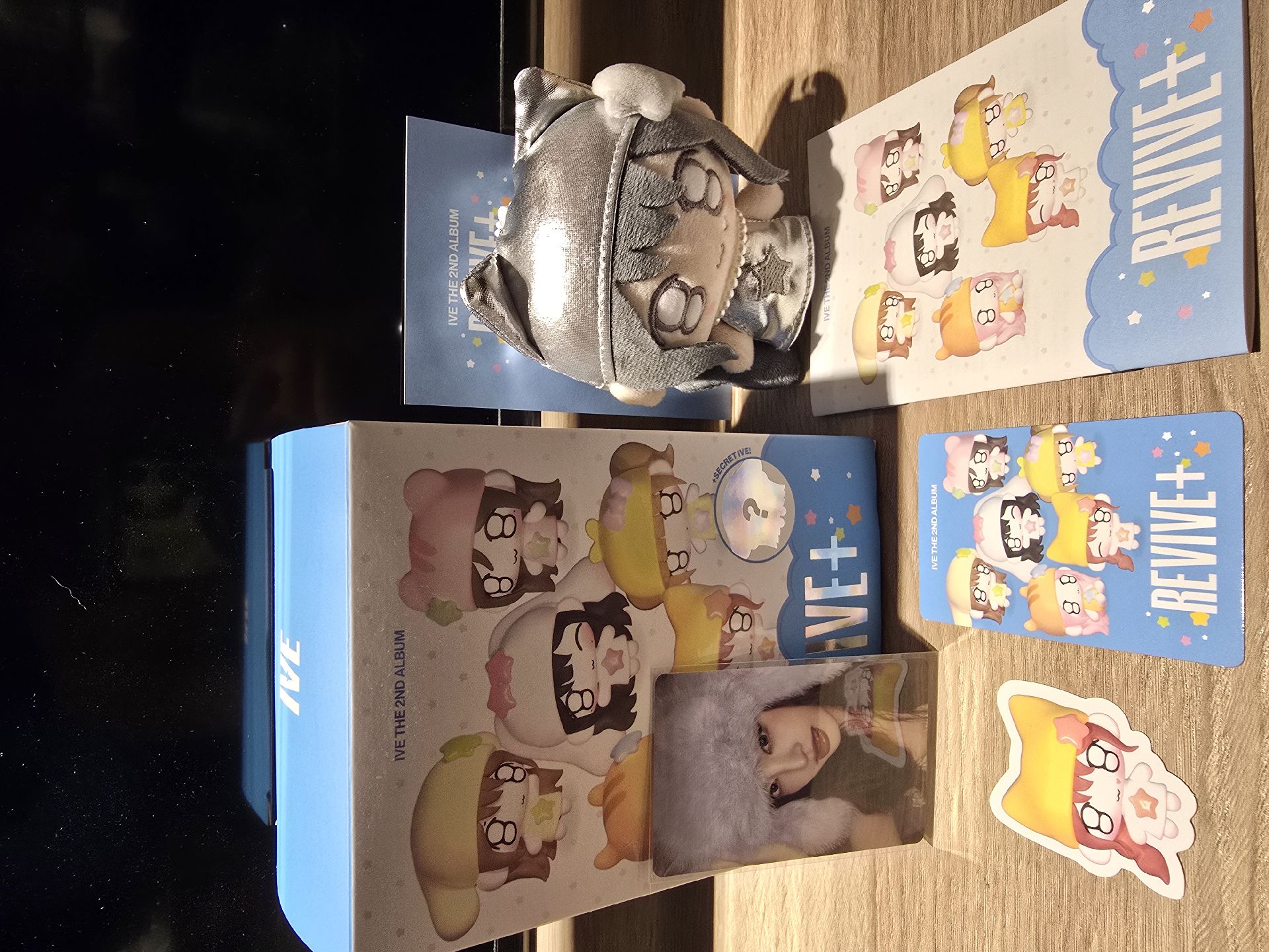 隱藏款 LIZ LEESEO