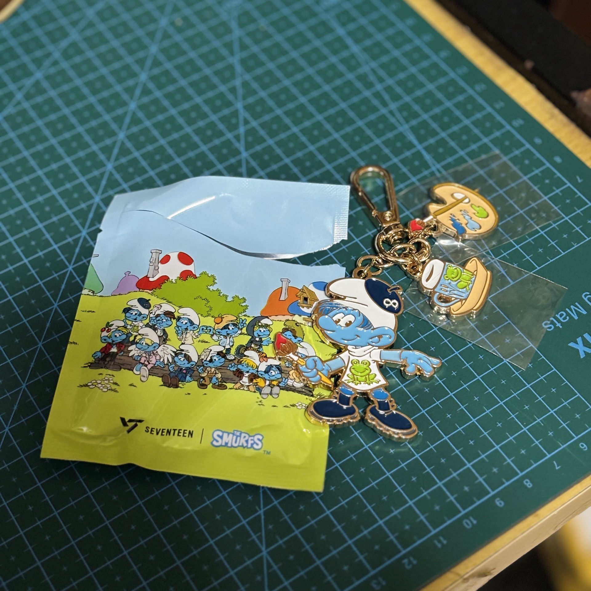 八 藍色小精靈吊飾