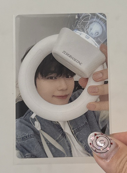 Zerobaseone 手燈卡 旭