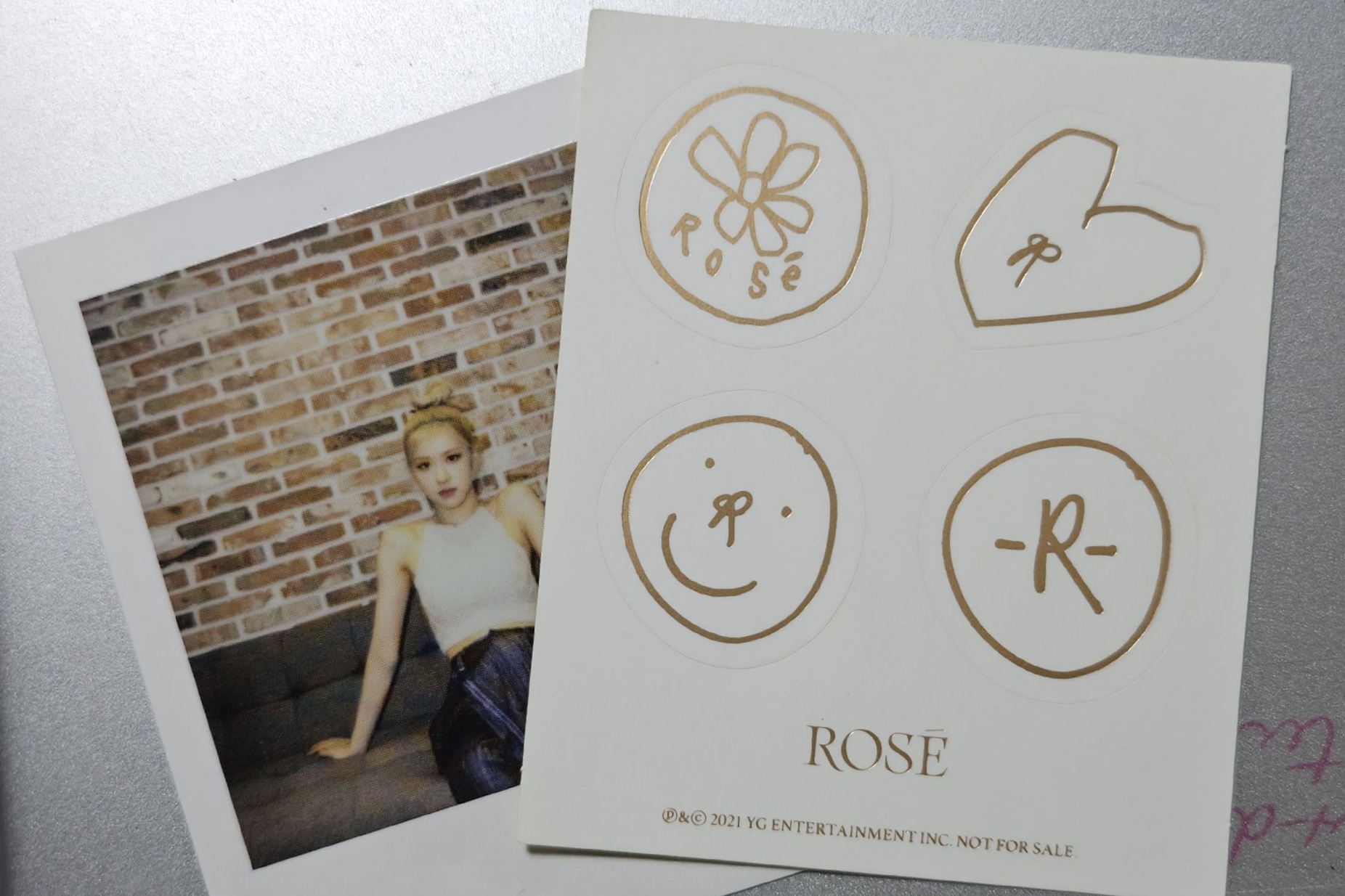 Rosé -R- 專輯 特別版 寫真書
