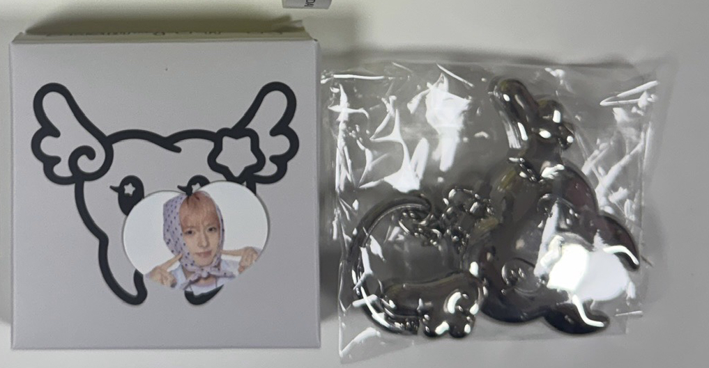 2026 Season's Greetings 年曆 牙仙吊飾+SAKUYA小照片