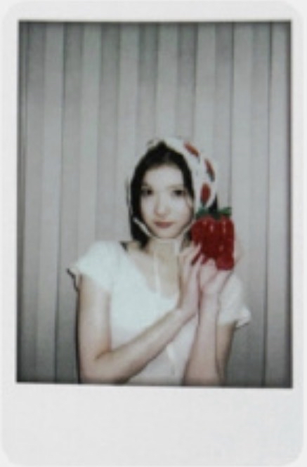 Hearts2Hearts Style SW幸運卡拍立得 Jiwoo