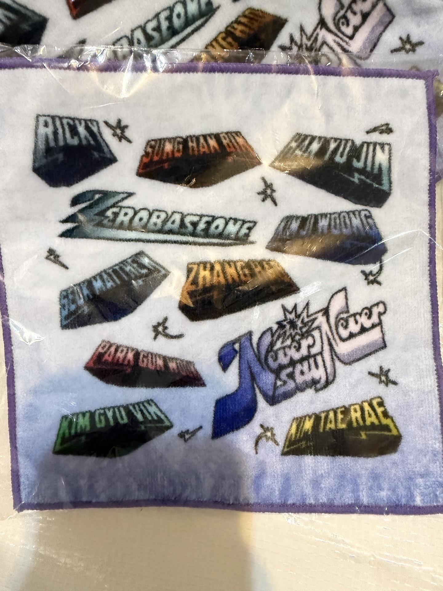 ZB1日本線下應募 手渡禮物小方巾