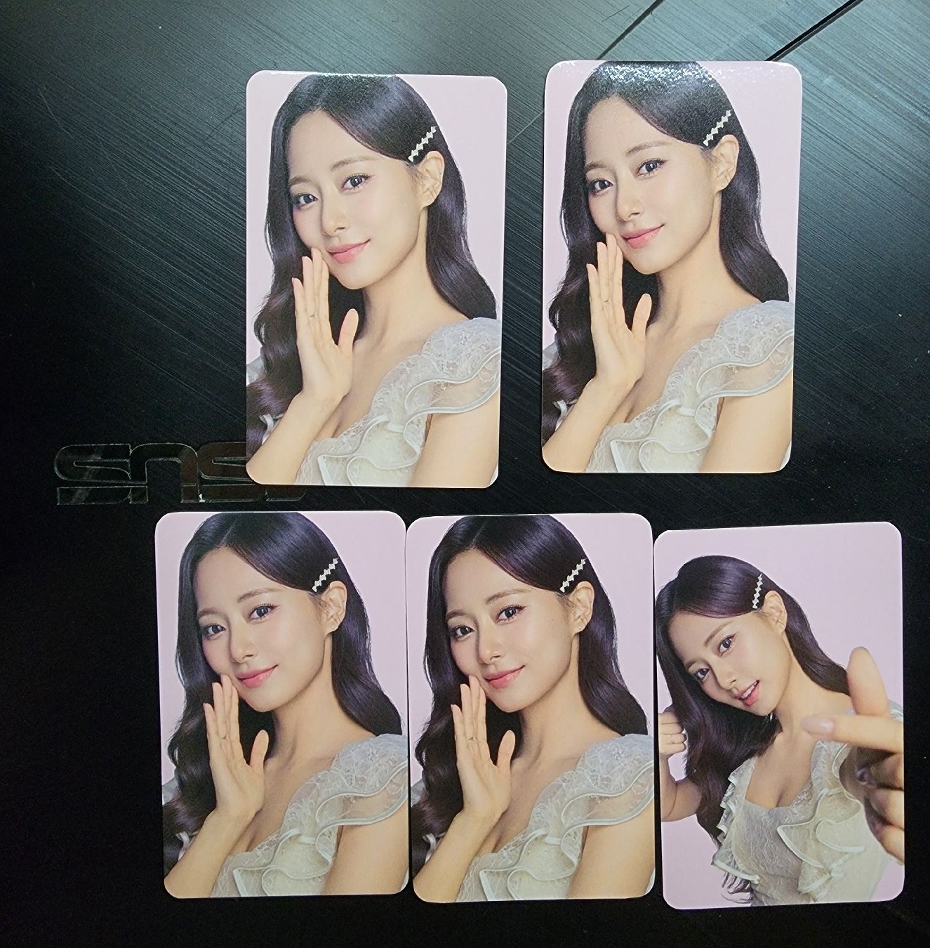 白衣捧臉瑜一張