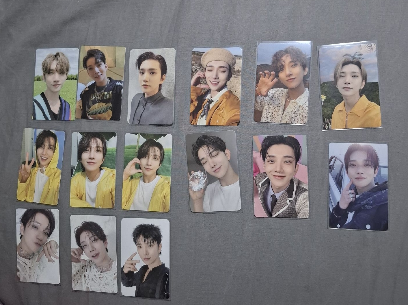 ●洪知秀 Joshua 小卡