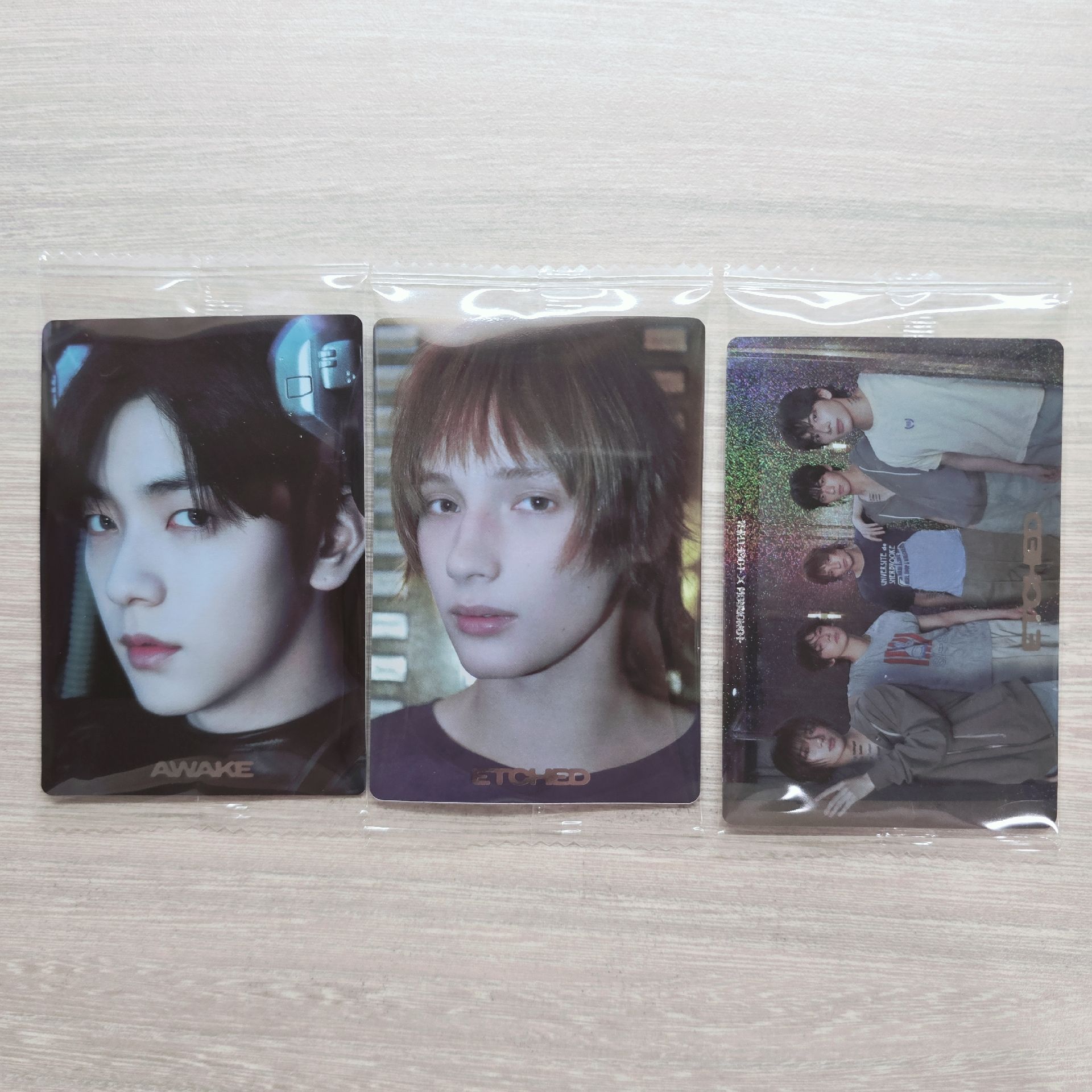 TXT 萬代 食玩貼紙 （三張不拆）