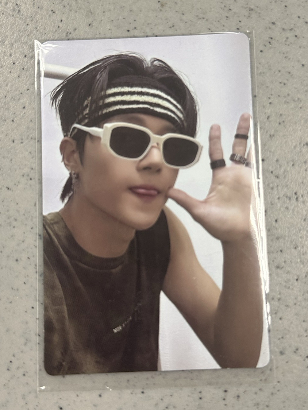 戴上墨鏡做鬼臉不會被罵