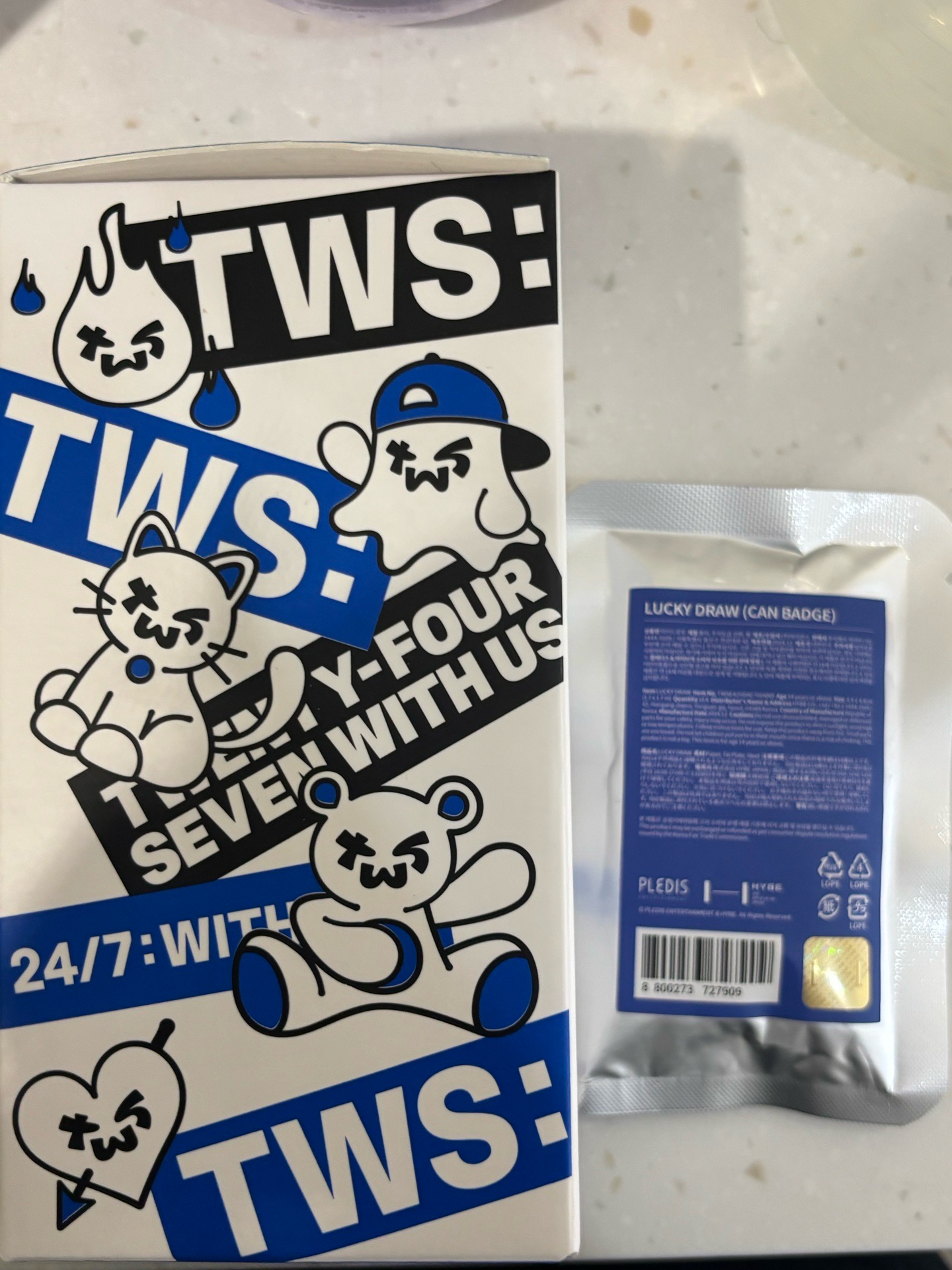 手燈送隨機勳章一個