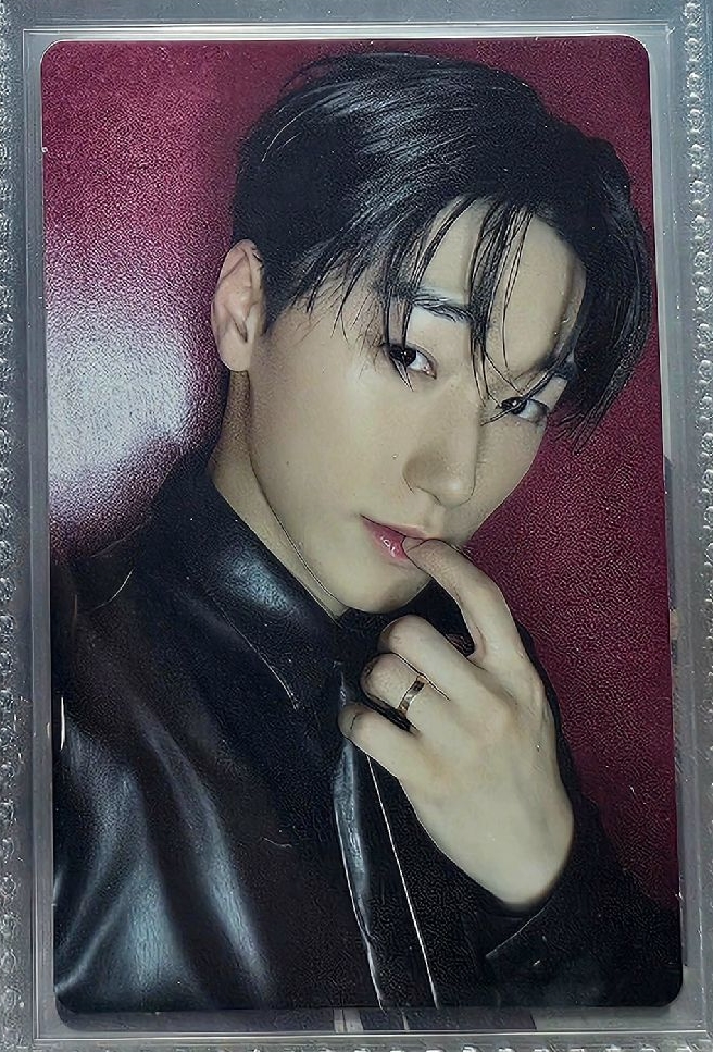 很像耍賴但是是緊張的綠茶貓貓