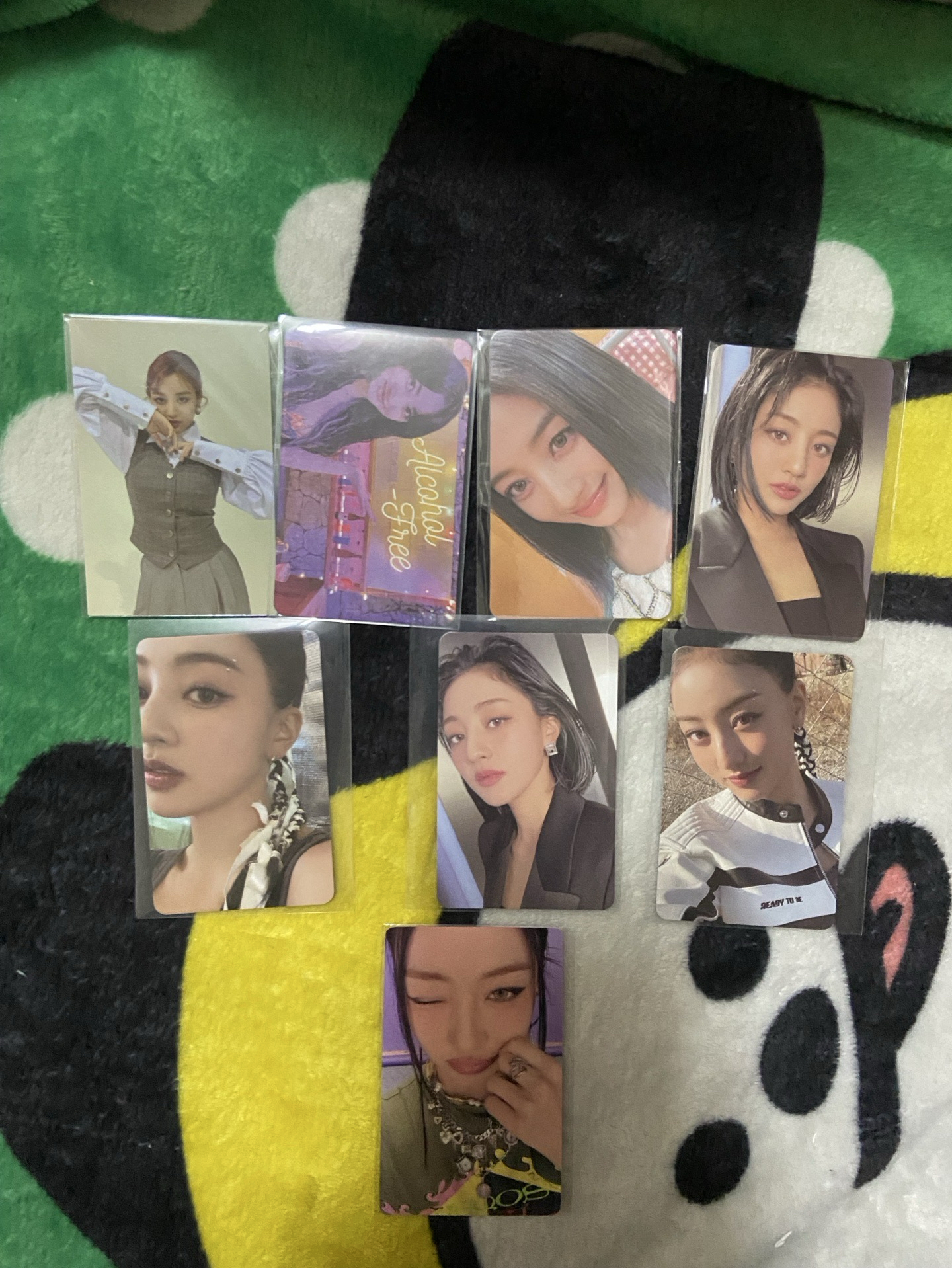 TWICE志效官方小卡、特典