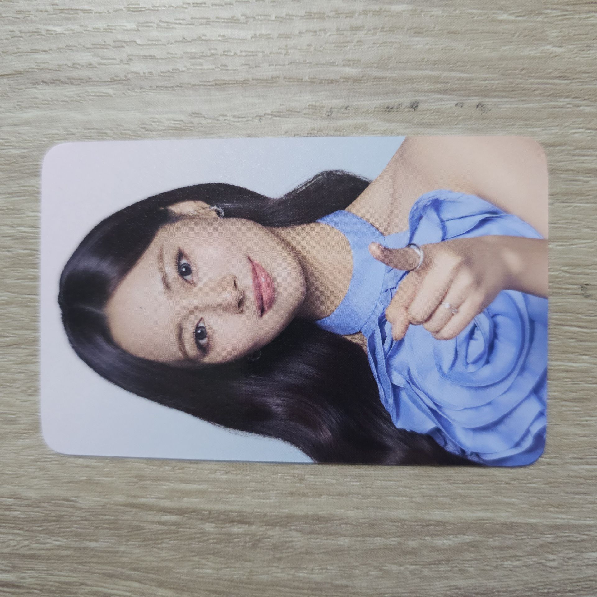 🫵🏻(額頭有黑點)